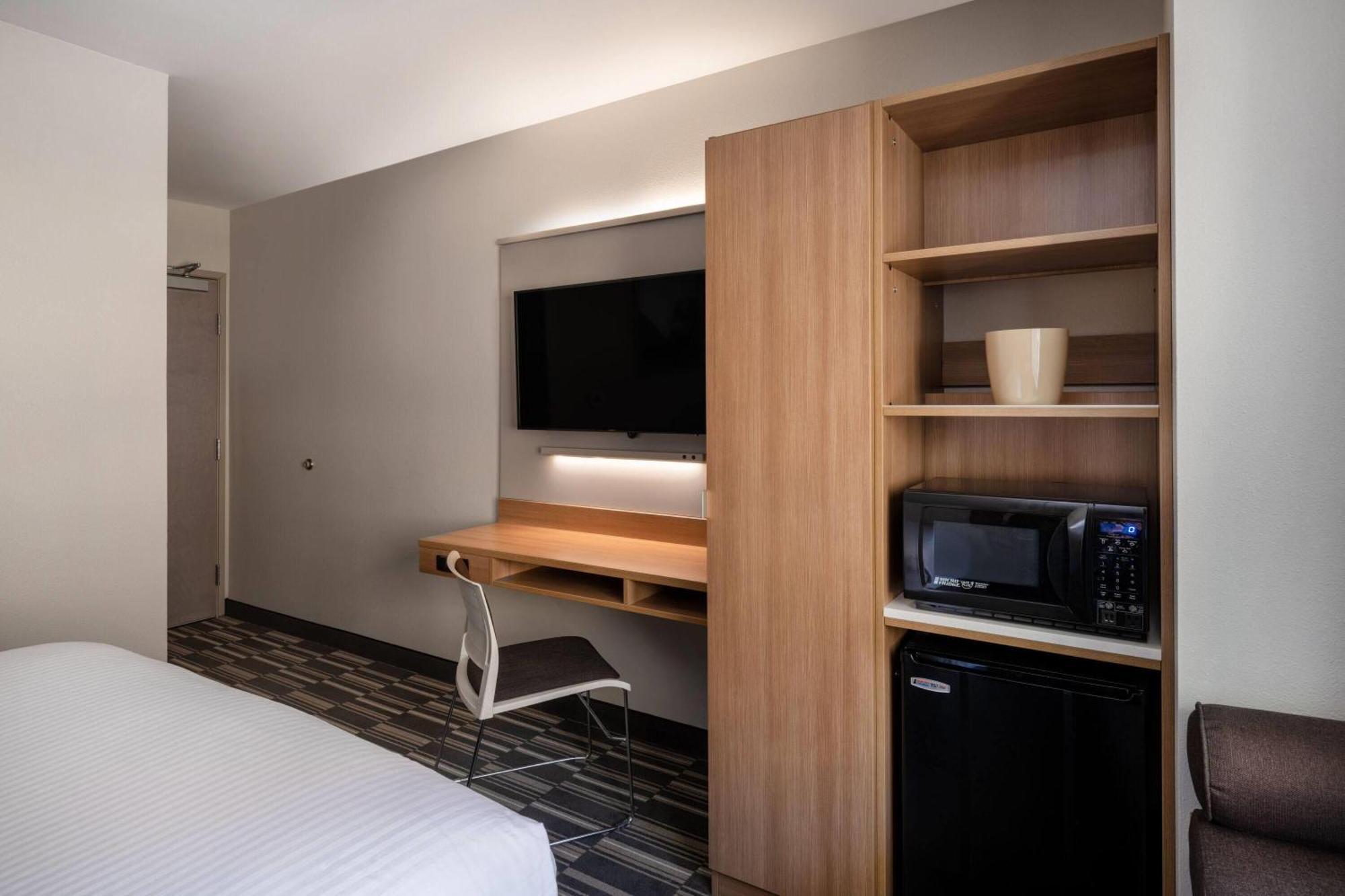 Microtel Inn & Suites By Wyndham Georgetown Lake Exterior foto