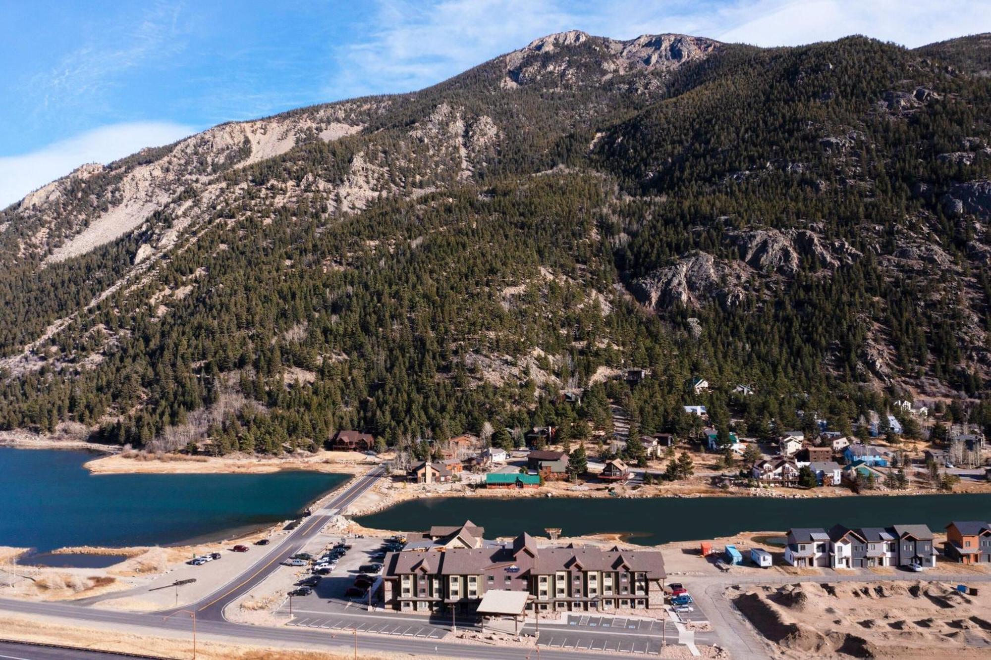 Microtel Inn & Suites By Wyndham Georgetown Lake Exterior foto
